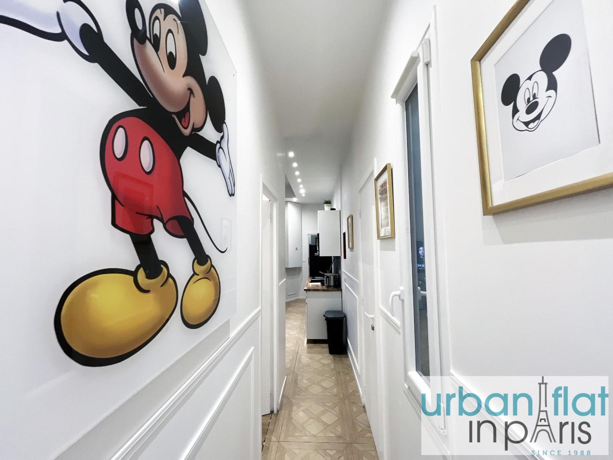 72 - Mermoz Mickey Mouse Paris Exterior foto