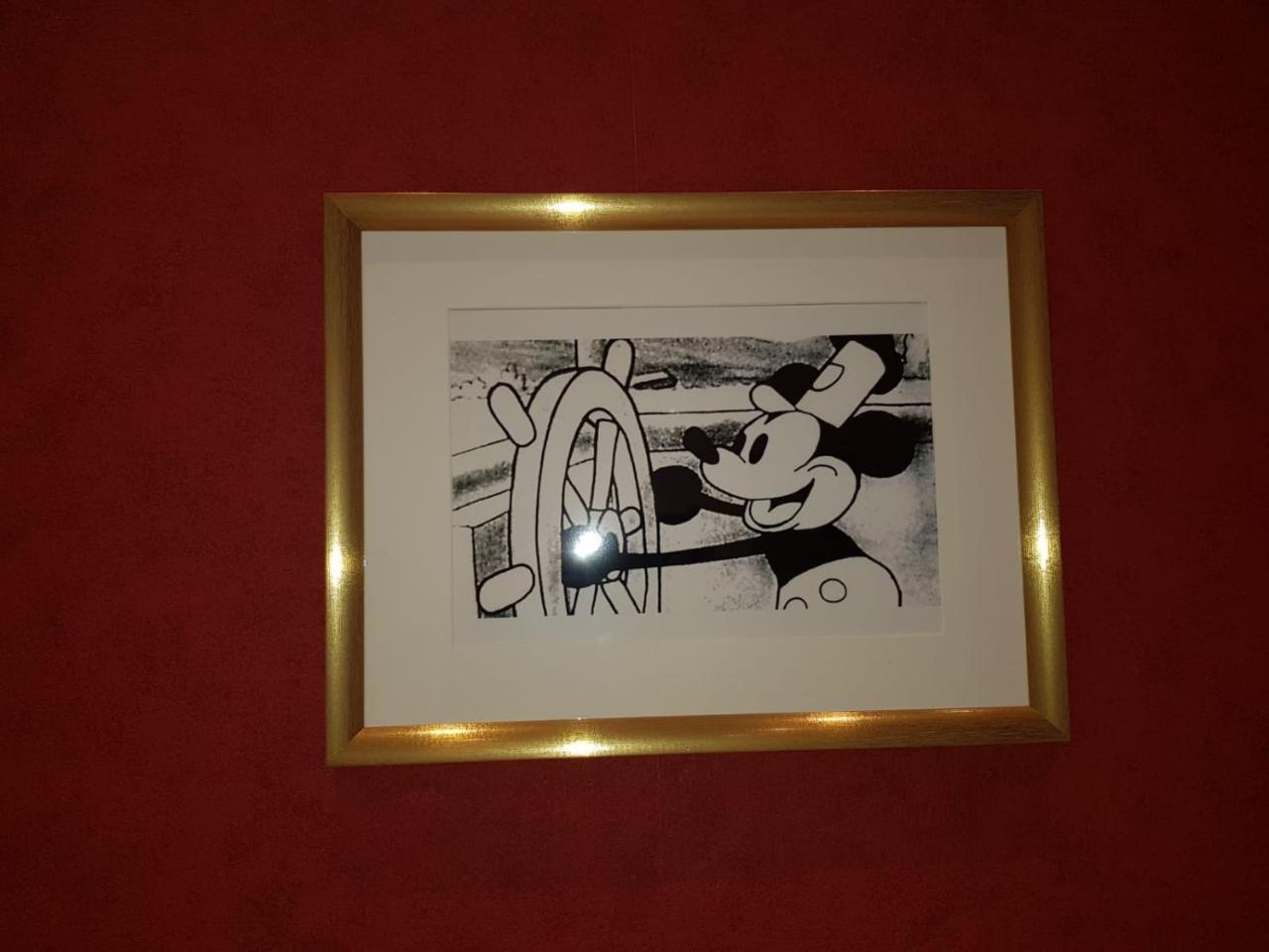 72 - Mermoz Mickey Mouse Paris Exterior foto